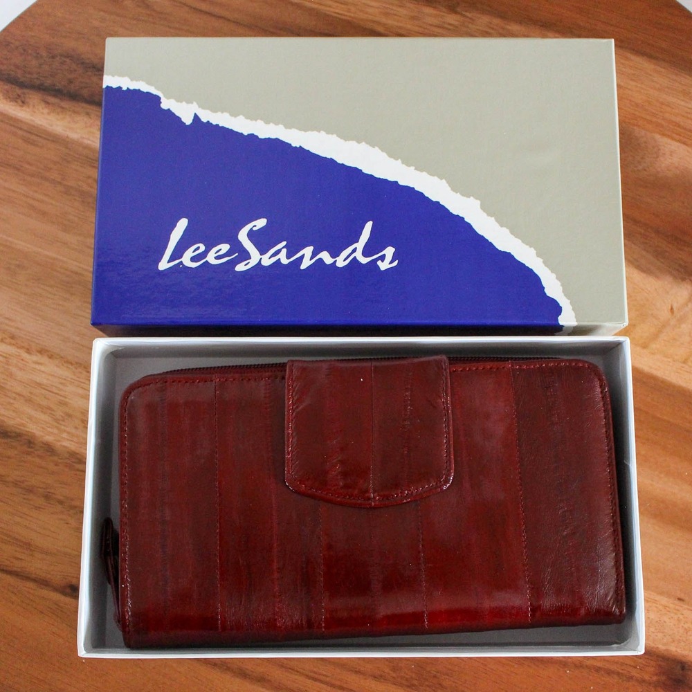 Lee Sands Wallet Burgundy Eel Skin Bifold Zip Around Kiss Lock Coin Vintage